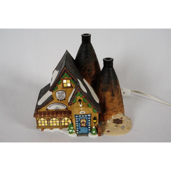 Department 56 Dickens' Village Royal Staffordshire Porcelains Lighted #58481 - Picture 1 of 10